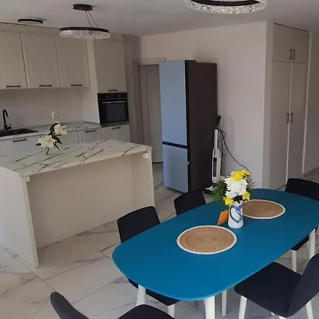 Villa Vila Cu Vedere Spre Gradina La 2km De Festival